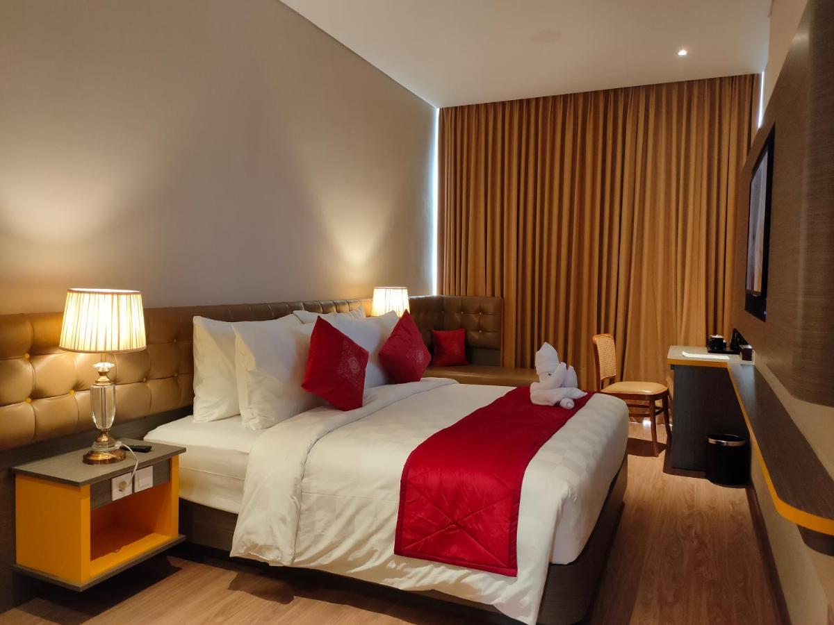 Ramada By Wyndham Yogyakarta Hotel Sleman  Ngoại thất bức ảnh