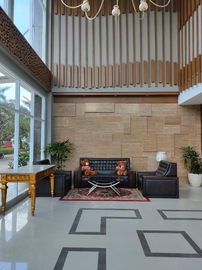 Ramada By Wyndham Yogyakarta Hotel Sleman  Ngoại thất bức ảnh