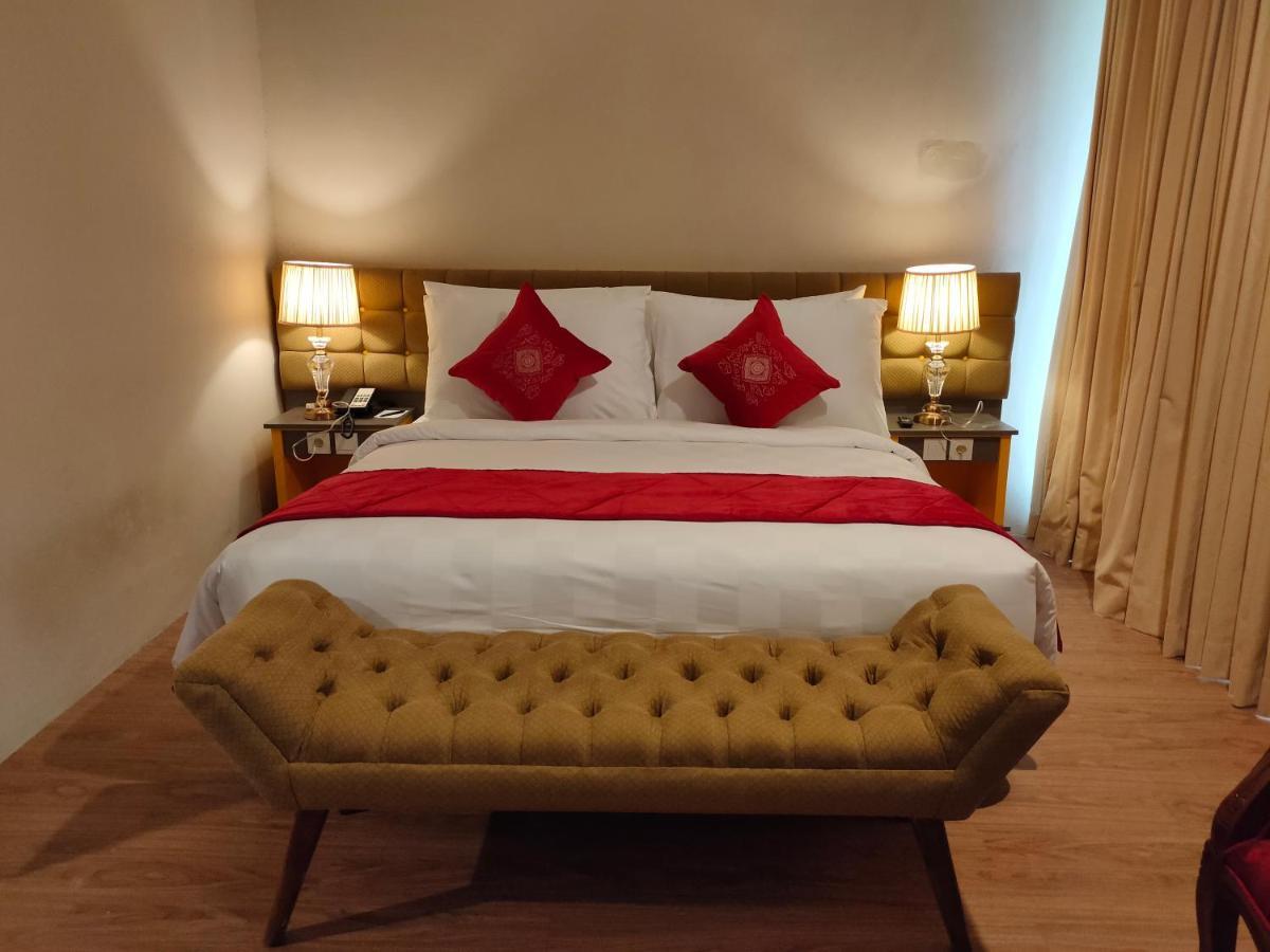 Ramada By Wyndham Yogyakarta Hotel Sleman  Ngoại thất bức ảnh