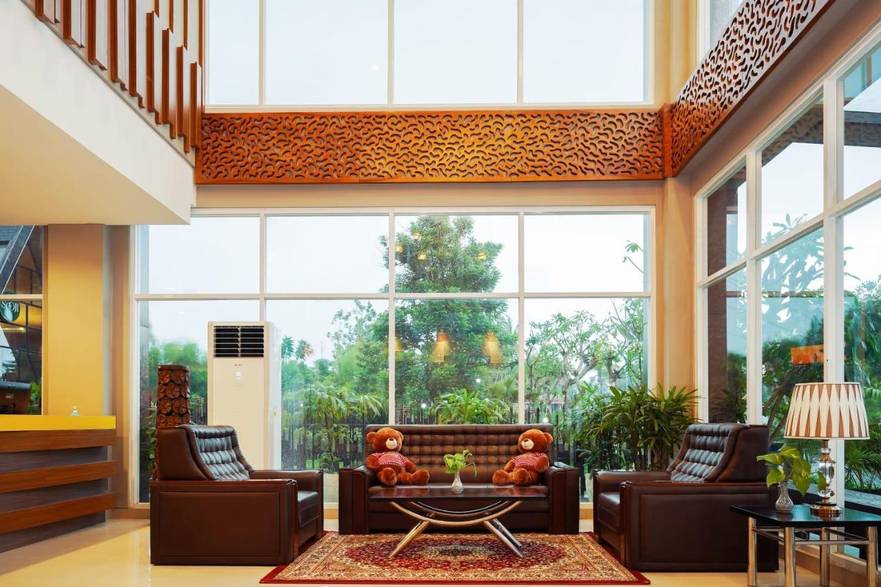 Ramada By Wyndham Yogyakarta Hotel Sleman  Ngoại thất bức ảnh