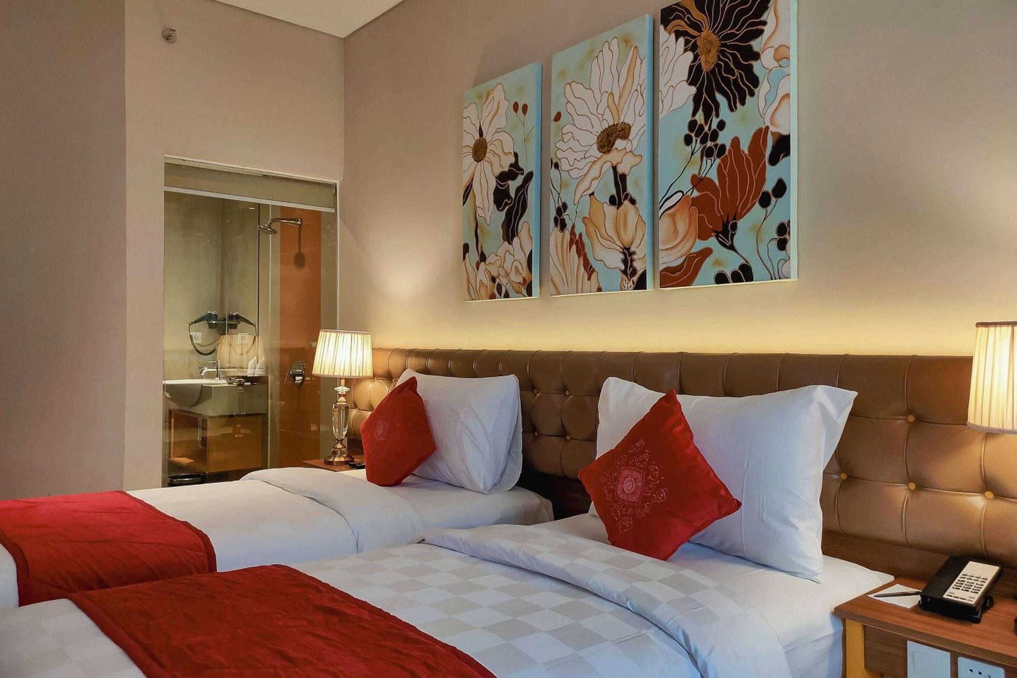 Ramada By Wyndham Yogyakarta Hotel Sleman  Ngoại thất bức ảnh