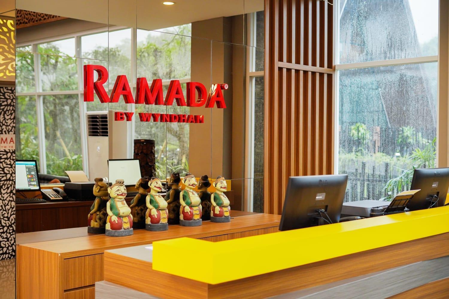 Ramada By Wyndham Yogyakarta Hotel Sleman  Ngoại thất bức ảnh