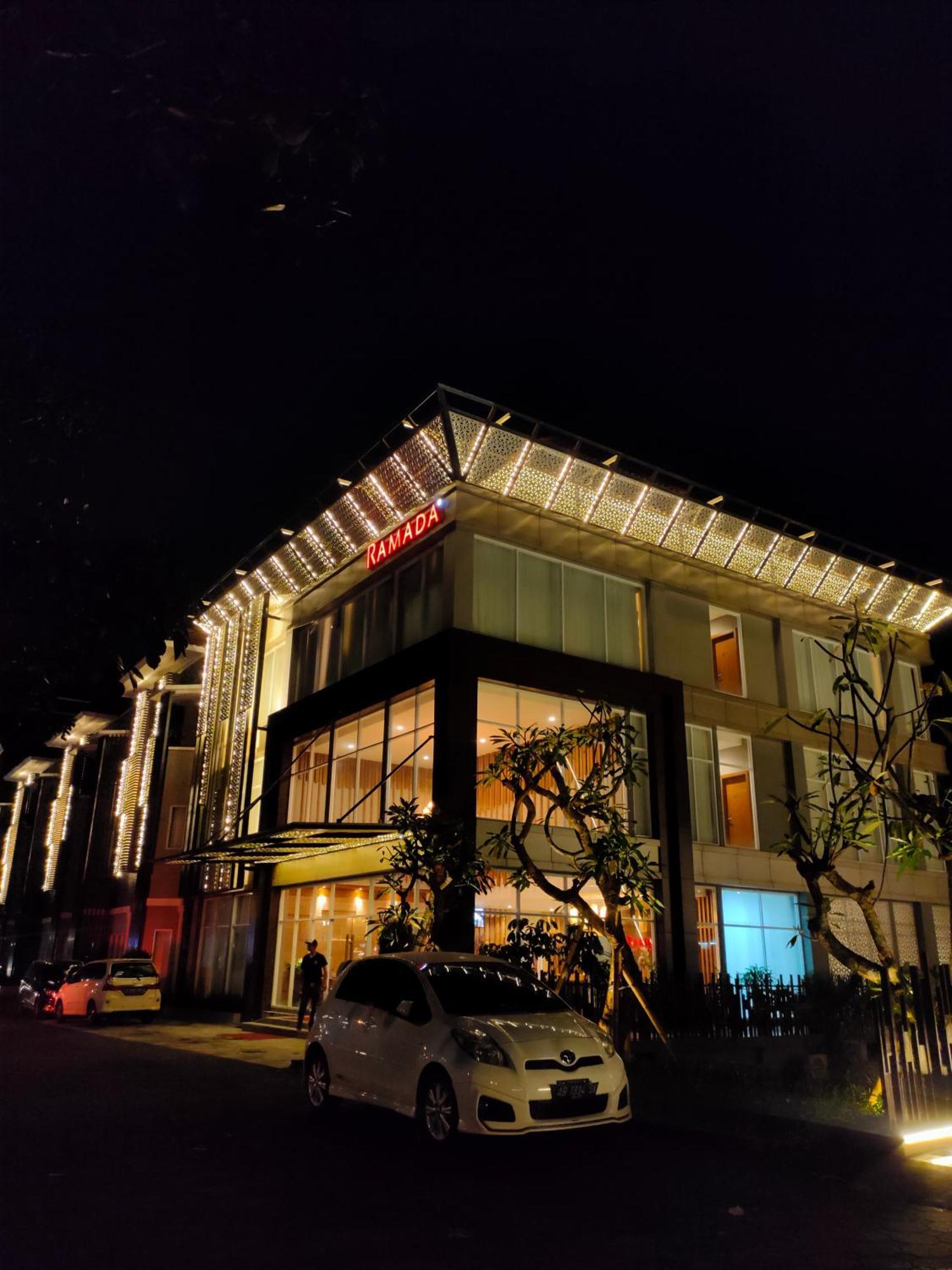 Ramada By Wyndham Yogyakarta Hotel Sleman  Ngoại thất bức ảnh